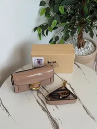 COACH – Image 3