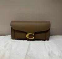 COACH – Image 4
