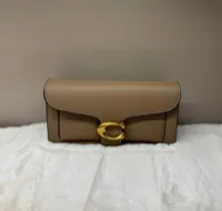 COACH – Image 3