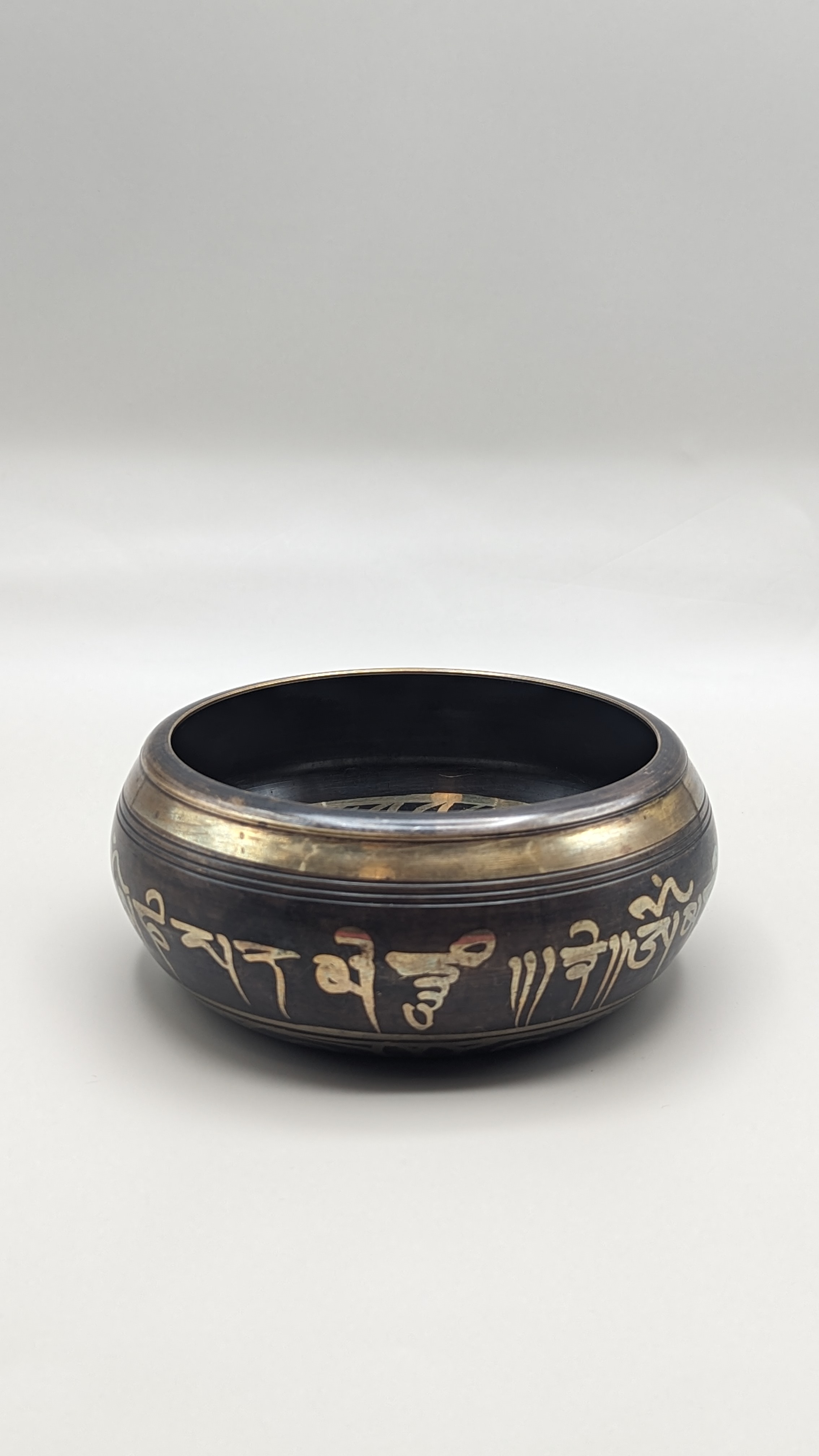 Cast Singing Bowls – Buddha, Ganesh & Om | Hand-Carved Sound Healing – Image 1