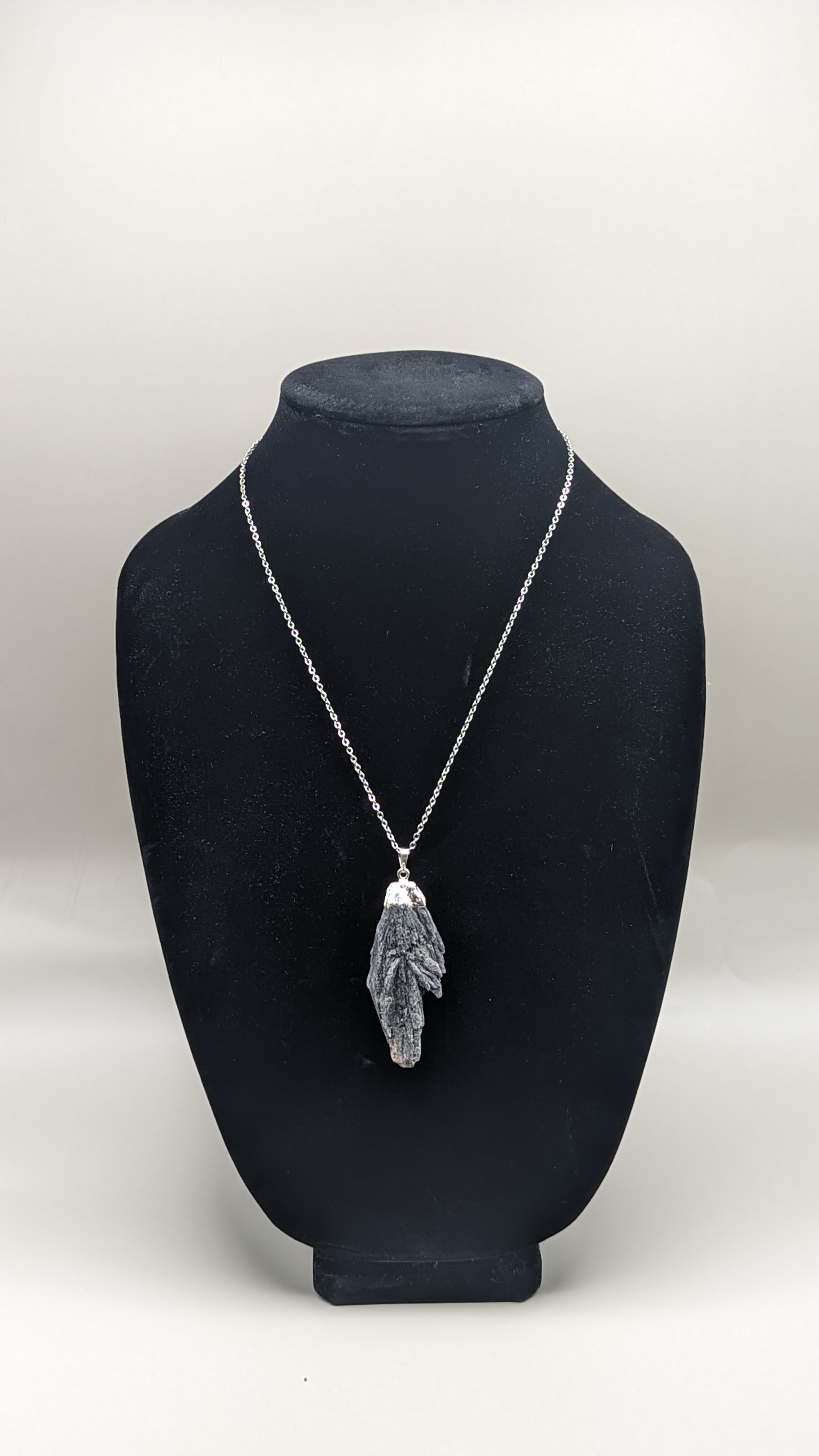 Gold Kyanite Necklace | Energy Protection, Balance & Vitality – Image 1