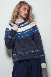 Nordic-Inspired Cable Knit Crewneck Sweater – Medium/Large, Charcoal