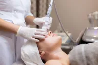 AknoEvit Facial – Image 1