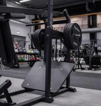 045 Pendulum Squat – Image 2