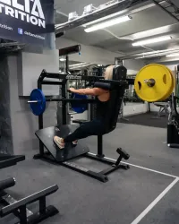 045 Pendulum Squat – Image 5