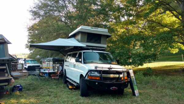 BunduAwn270 – SQ (2-Sided Awning with 2 Poles) – Image 1