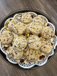 Cranberry Pistachio Shortbread Cookies – Image 1