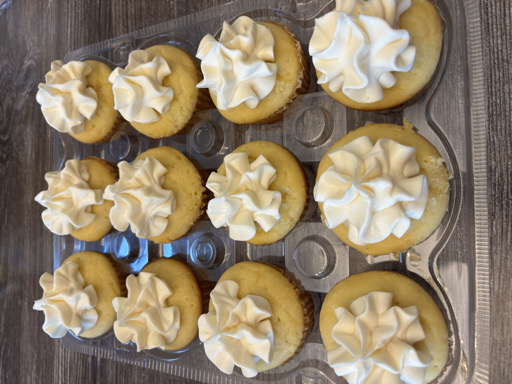 Vanilla Cupcakes w/Buttercream Icing  – Image 1