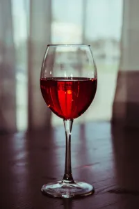 Cómo Reconocer los Aromas del Vino – Image 1