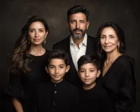 Family Portraits Classic – Image 1