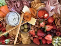 Gather & Graze Box (Feeds 4-6) – Image 1