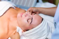 Pure Relax Facial  – Image 1