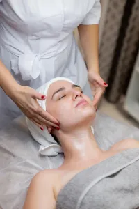 Pure Relax Facial  – Image 2
