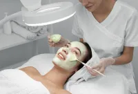 14k Gold Facial – Image 2
