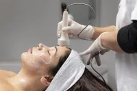 Deluxe HydroFacial – Image 3