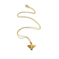 Isabella's Nature Pendant Necklace – Bee