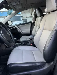 2018 Toyota Rav4 4x4 – Image 9