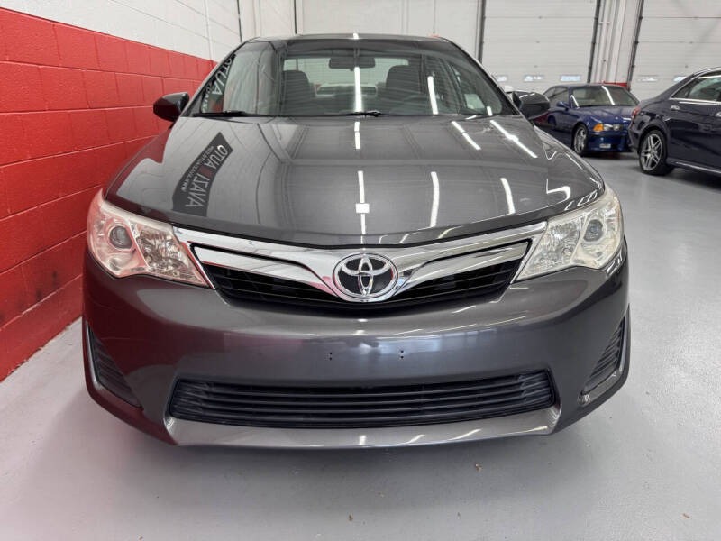 2012 Toyota Camry LE – Image 1