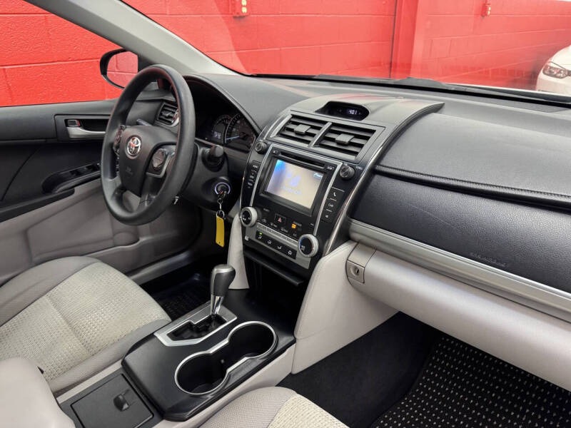2012 Toyota Camry LE – Image 6