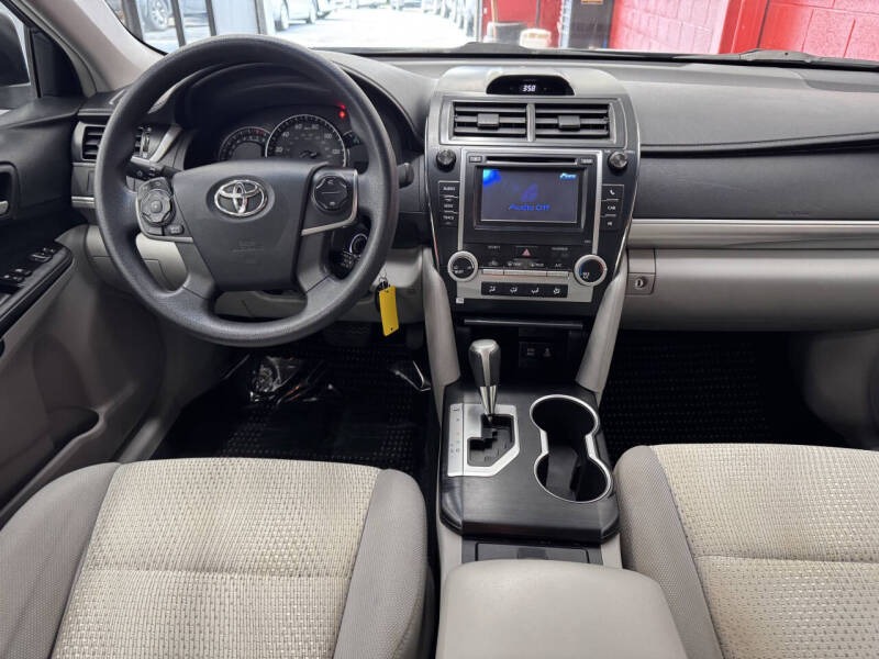 2012 Toyota Camry LE – Image 5