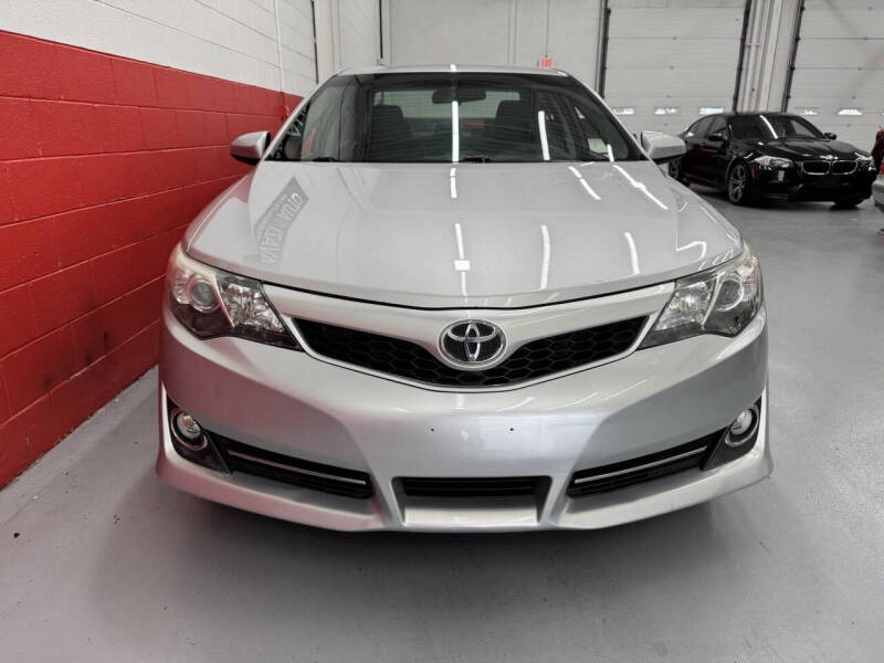 2014 Toyota Camry SE Sport – Image 1