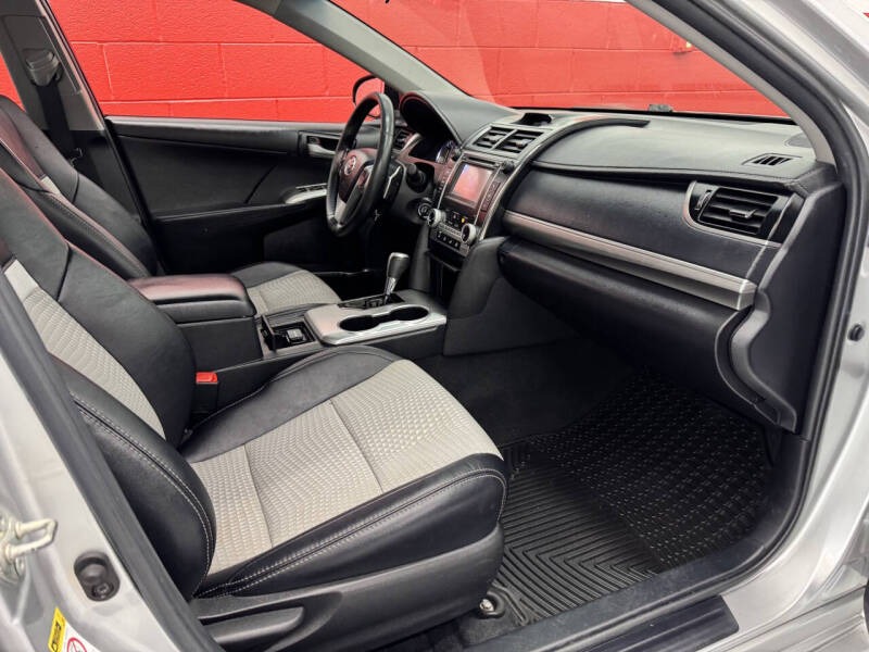 2014 Toyota Camry SE Sport – Image 7