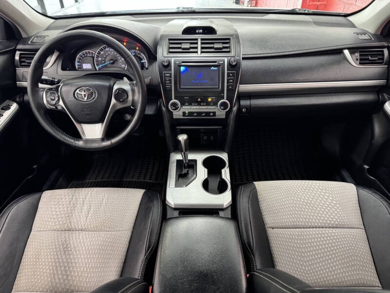 2014 Toyota Camry SE Sport – Image 6