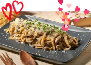 Fettuccine Alfredo: A Romantic Classic from Rome to Your Valentine’s Table