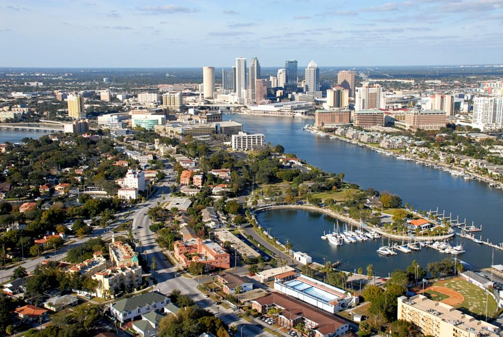 Where Can You Get Your Trash Cans Cleaned? Lightning Bin Wash Serves the Tampa Bay Area