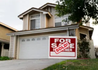What Happens at Closing When You Sell Your Houston Home for Cash?