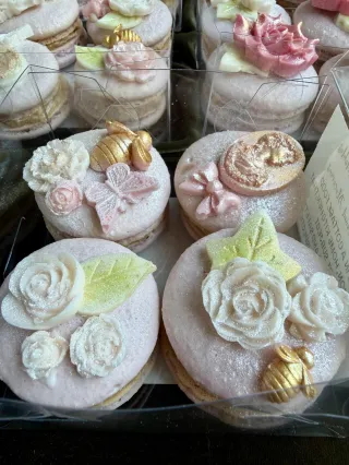 Macaron and macaroons! What is the difference?