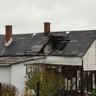 Infiltration d’eau maison ancienne : comment les éviter efficacement ?