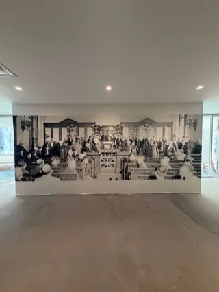 Law Firm Wall Murals: Lobbies, Conference Rooms & Heritage