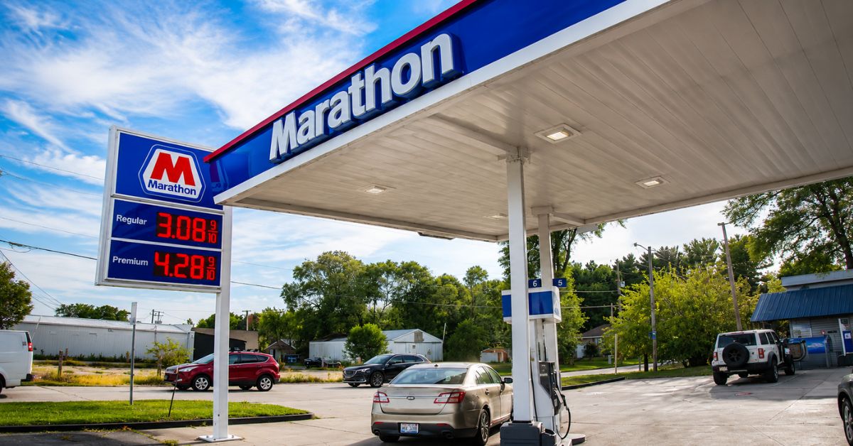 Is There a Fuel Station Nearby Open Now on SR 19 in Elkhart Indiana
