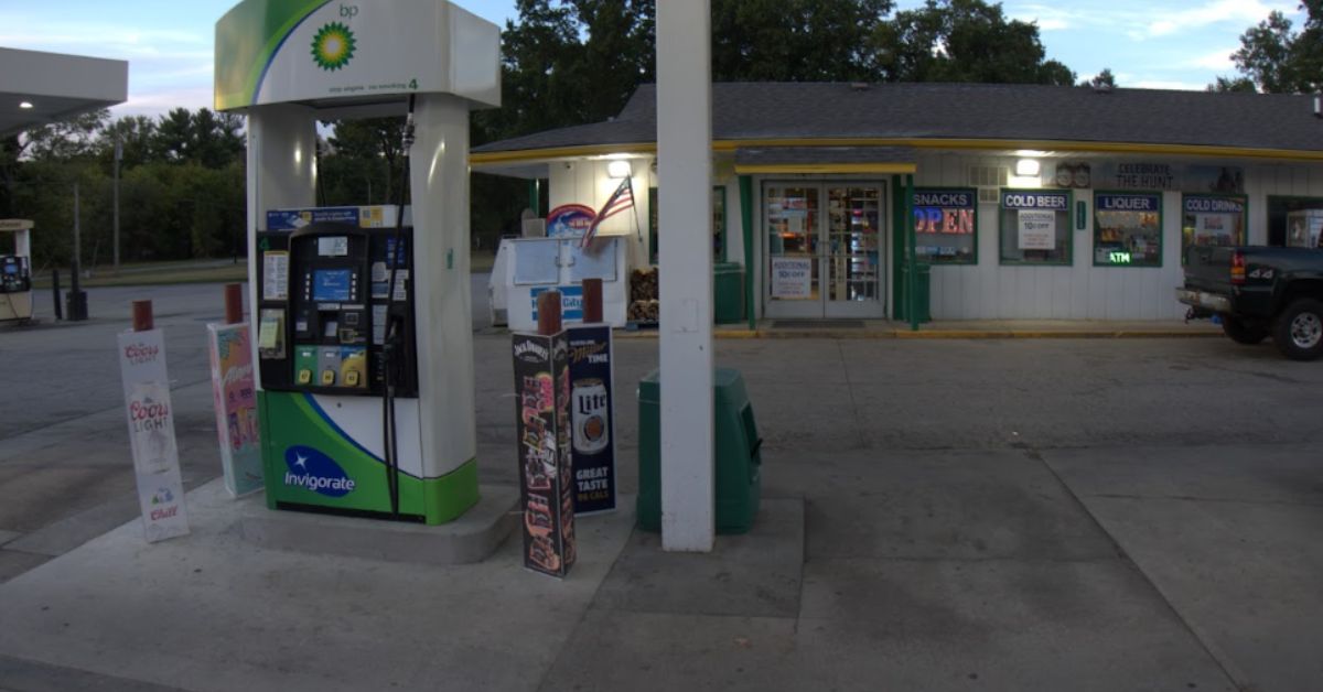 SM Gas Mottville: Liquor, Pizza & Diesel at the Crossroads of US-12 in St. Joseph County MI