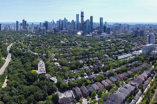 Moving to Rosedale or Forest Hill, Toronto: Everything Buyers Need to Know in 2026