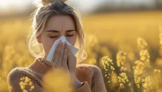 Pollenallergie ganzheitlich lindern: Mit Bioresonanz & Hypnosetherapie