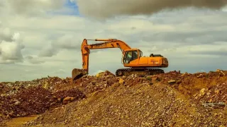What Makes OEM Parts Better Than Aftermarket for Heavy Gear