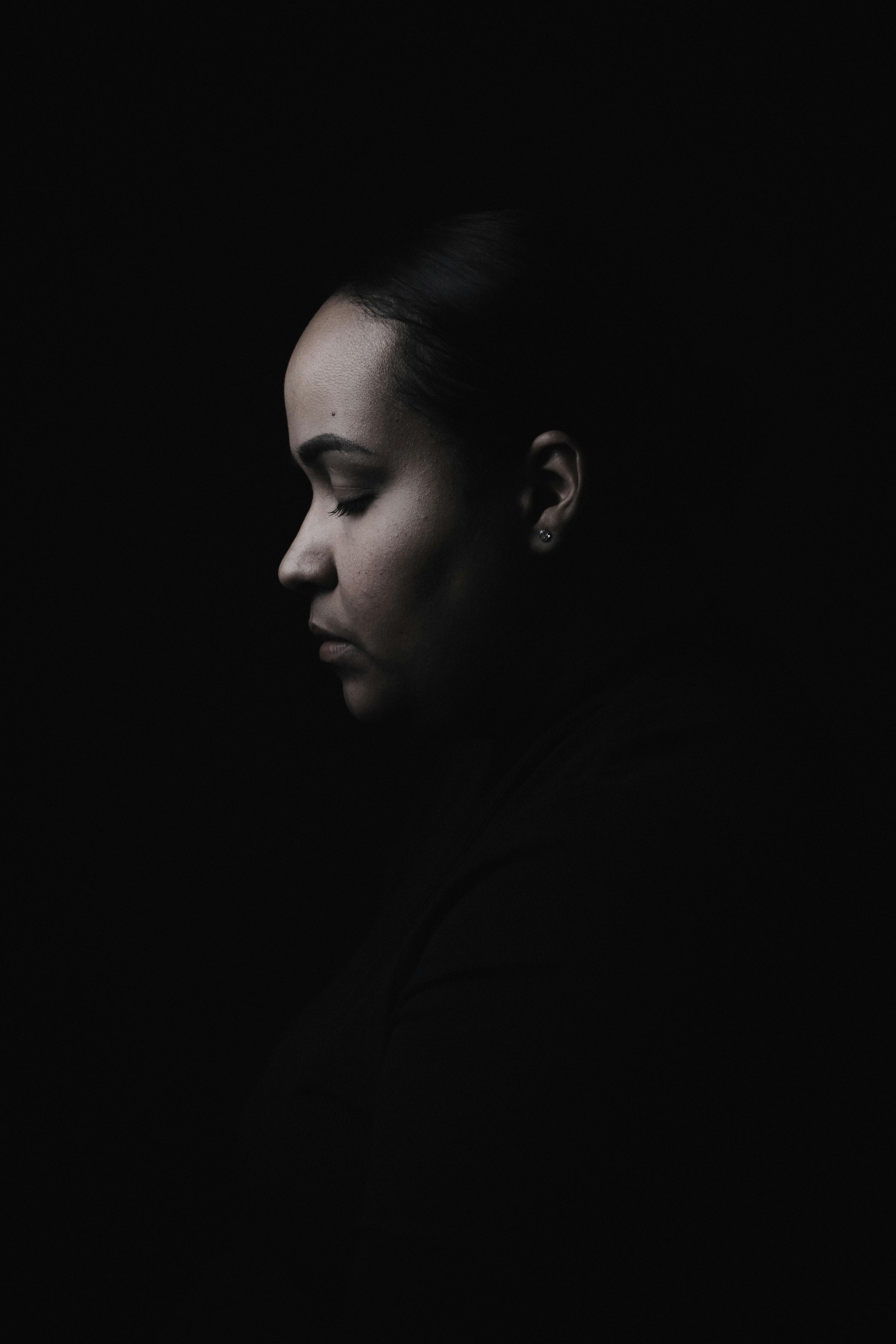 Trauma Bonding Explained: Why You Can't Just Leave