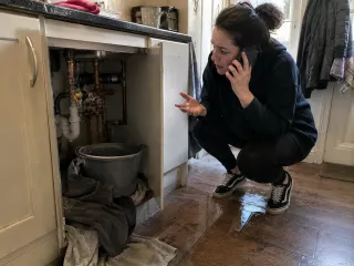 What Should I Do If a Pipe Bursts in My House? 