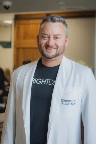 Dental Implant Rejection Signs: Warning Signals You Should Not Ignore