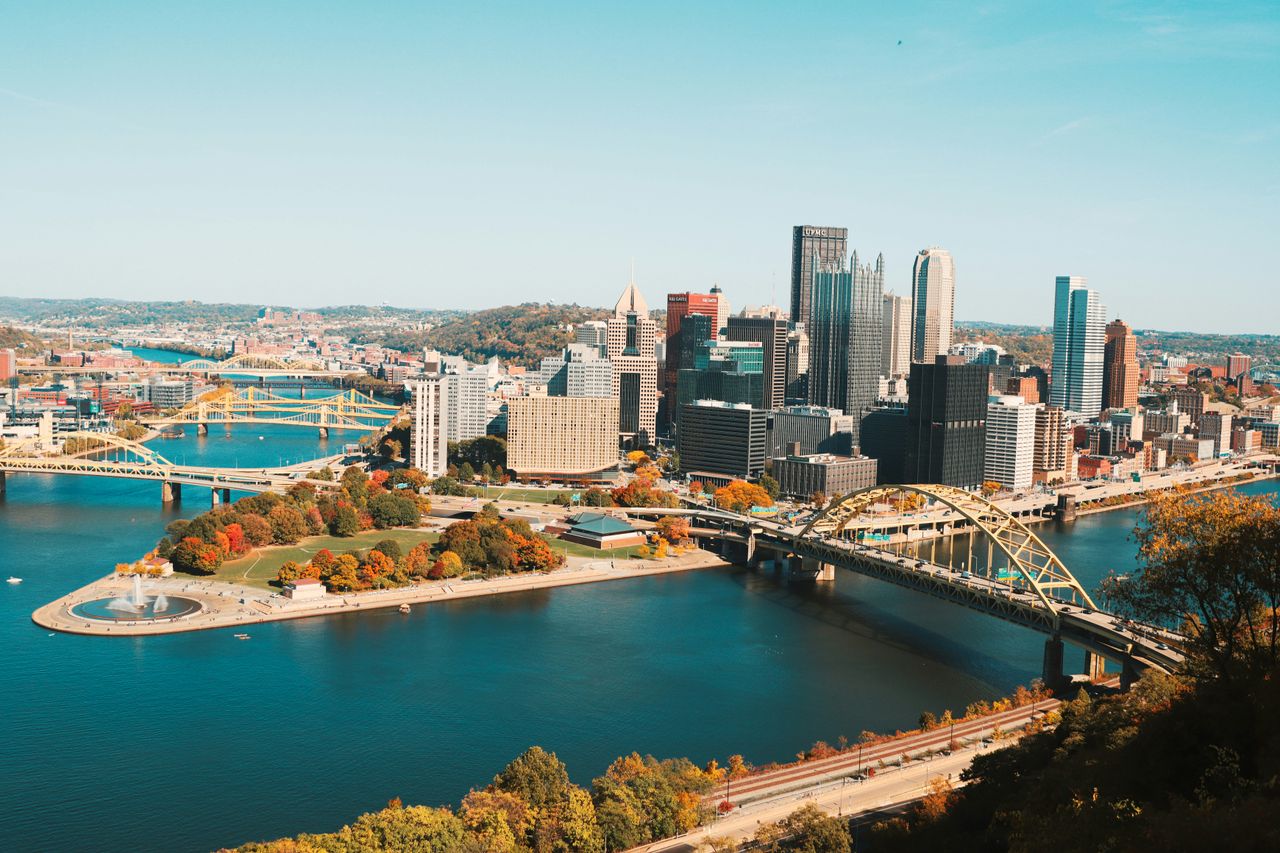 🚗 Renting a Car at Pittsburgh International Airport vs. Downtown Pittsburgh: Which Option Is Better? | Comfy Life Auto Rentals, Pittsburgh, PA 🏙️