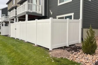 How Long Do Vinyl Fences Last in Utah Weather?