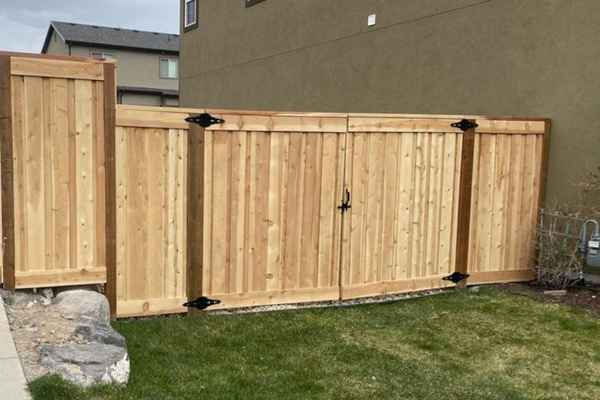 Wood vs Vinyl Fence in Ogden Utah: Which Is Better?