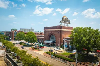 Living in Southside Chattanooga: Main Street, Lofts & Nightlife