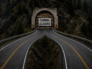 Why Redundant Infrastructure Does Not Guarantee Operational Resilience