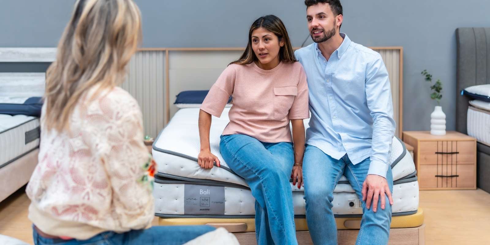 The Best No-Pressure Mattress Stores for Couples: Shop Together, Sleep Better!