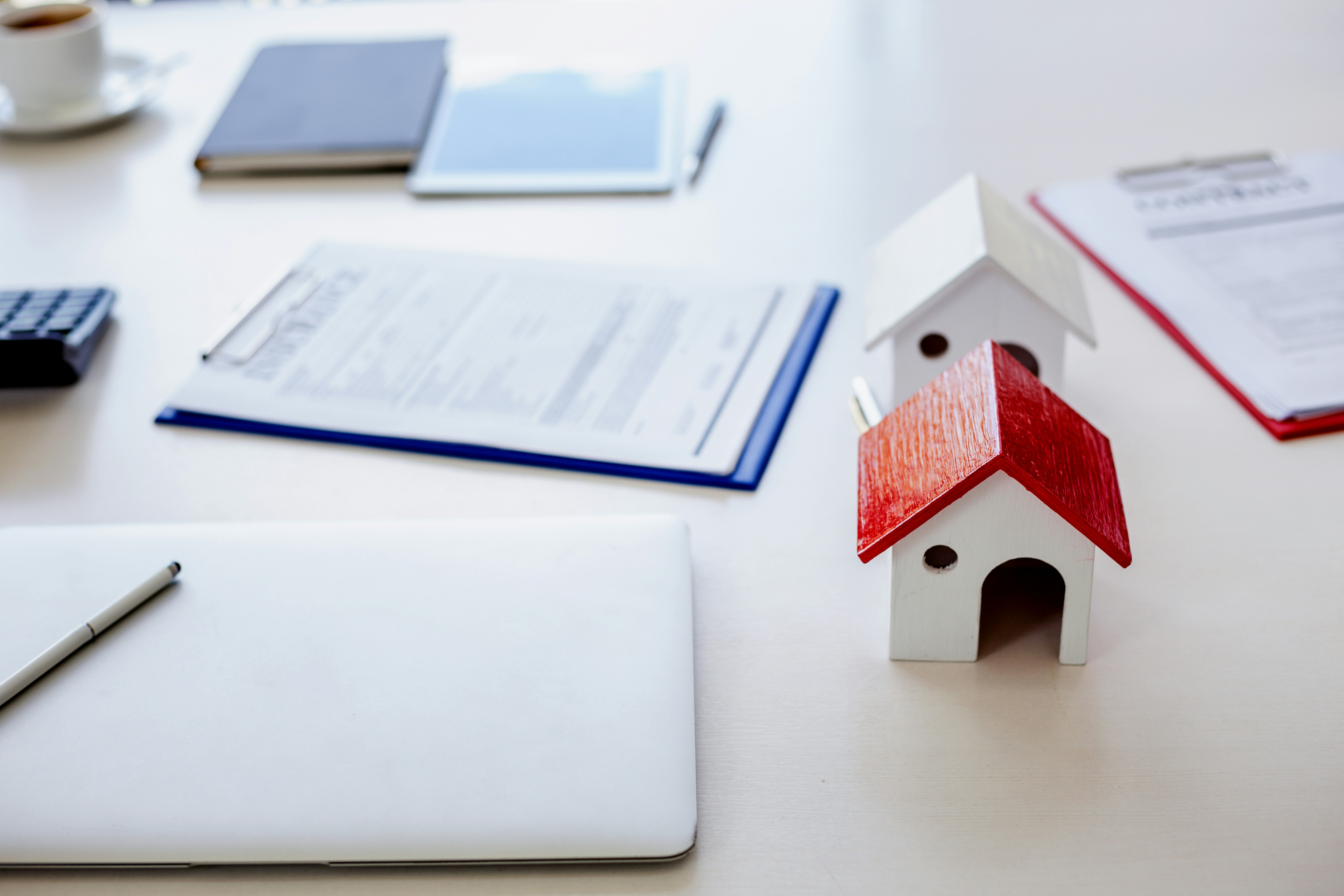 Letting Agents vs Landlords: Who Do You Contact and Who Is Legally Responsible?