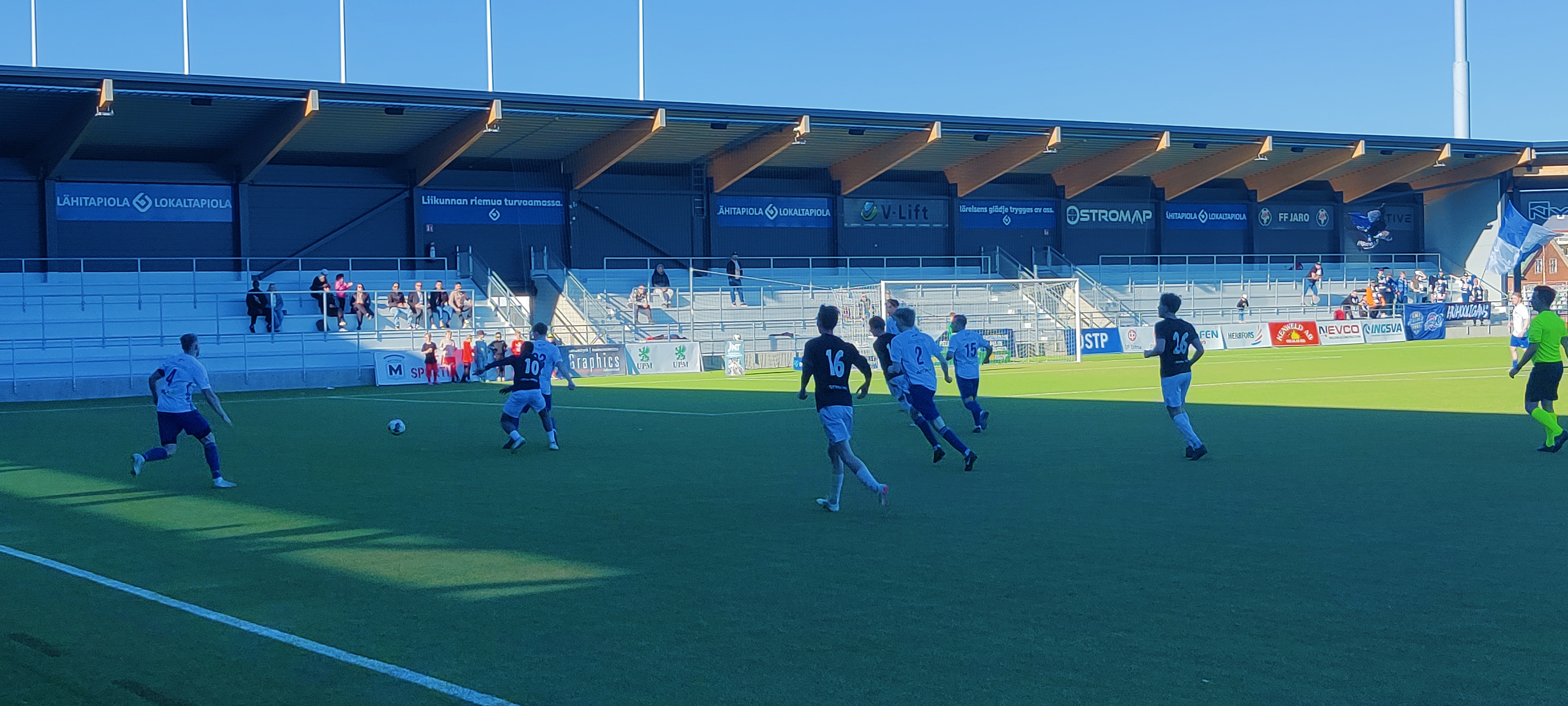 Säsongen öppnades med en seger