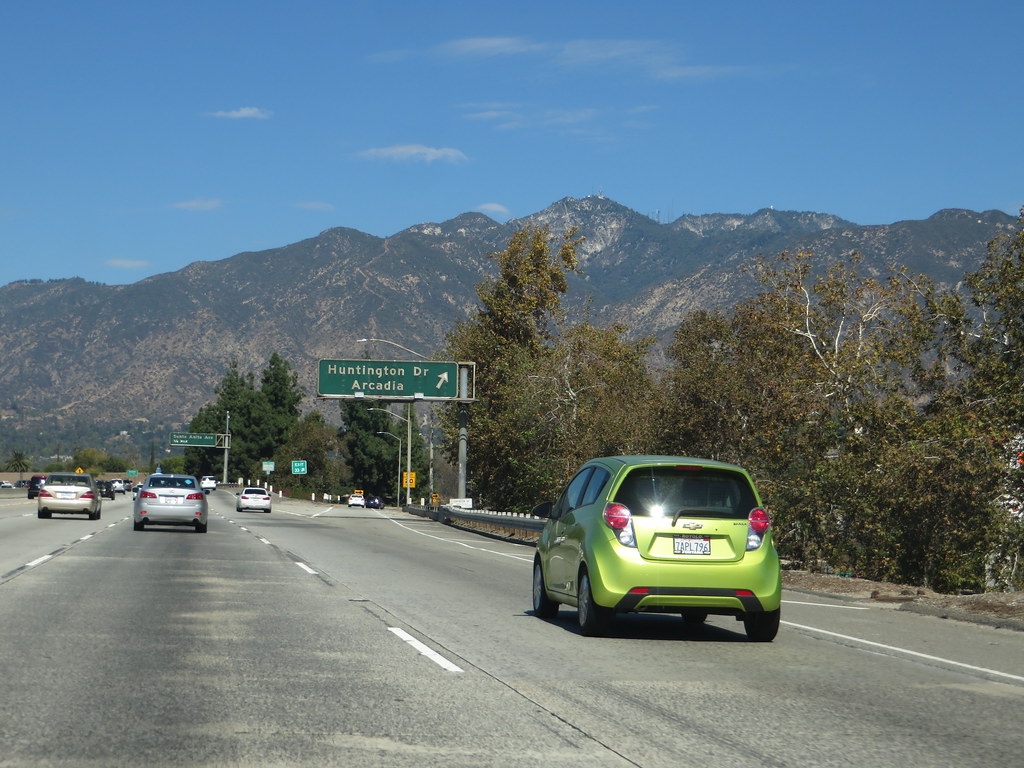 🍴 Where to Eat in Azusa, CA After Picking Up Your Rental Car